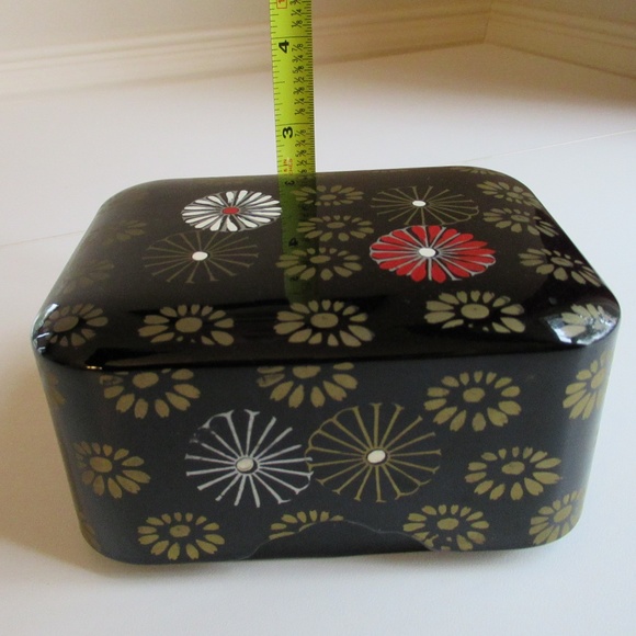 Black Lacquerware Keepsake Box - Picture 7 of 11